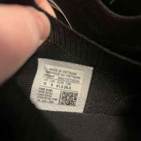 Converse Black and White Low-Top Sneakers - Picture 5 of 8